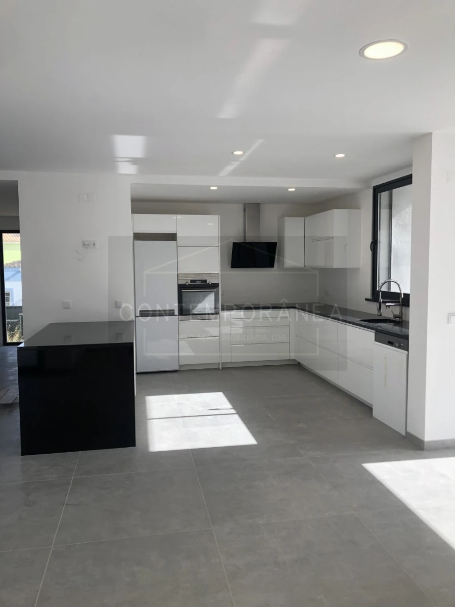 Moradia T4 para Venda em Albufeira e Olhos de Água Foto 4