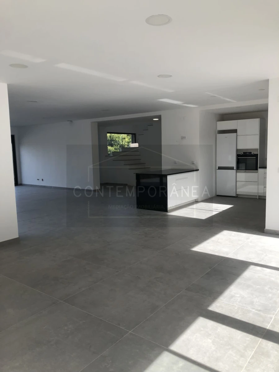 Moradia T4 para Venda em Albufeira e Olhos de Água Foto 3