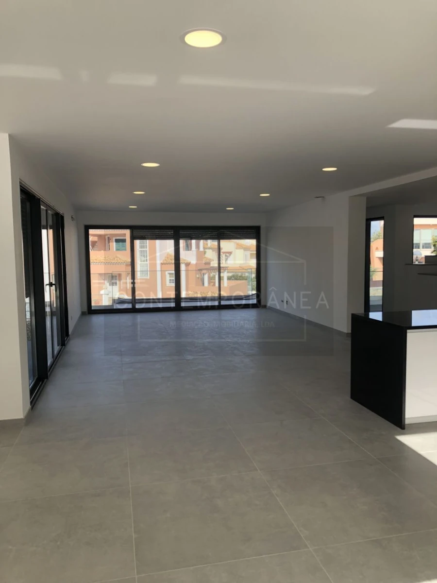 Moradia T4 para Venda em Albufeira e Olhos de Água Foto 5