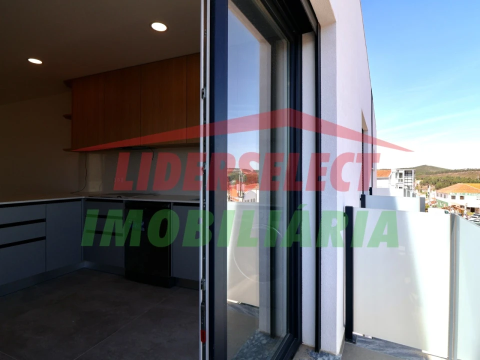 Apartamento T2 para Venda em Santa Maria, São Pedro e Matacães Foto 10