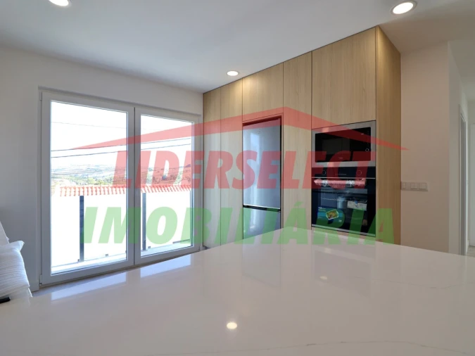 Apartamento T2 para Venda em Santa Maria, São Pedro e Matacães Foto 8