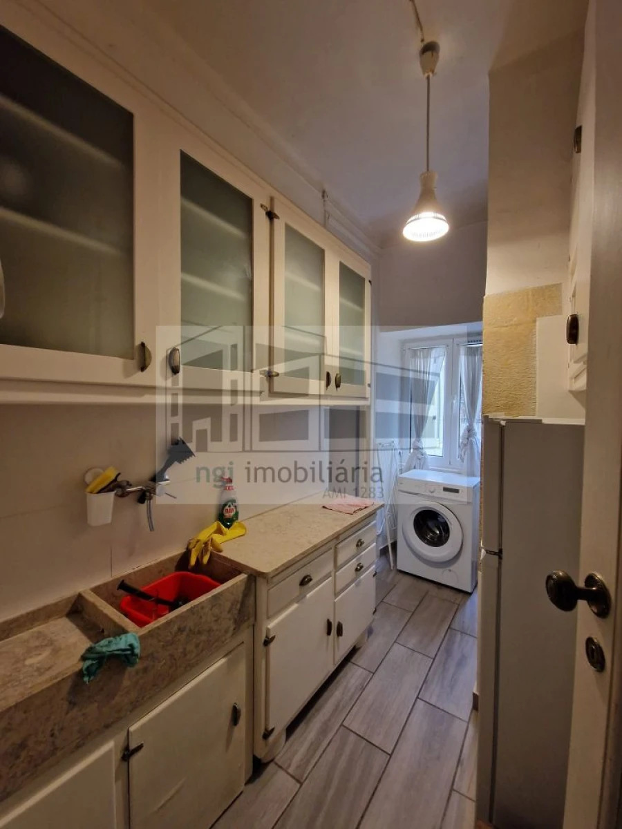 Apartamento T1 para Arrendamento em Misericórdia Foto 11