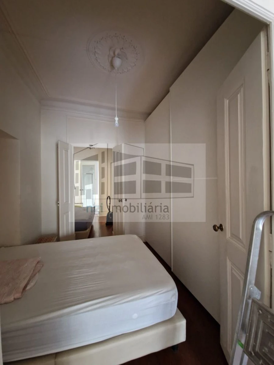 Apartamento T1 para Arrendamento em Misericórdia Foto 17