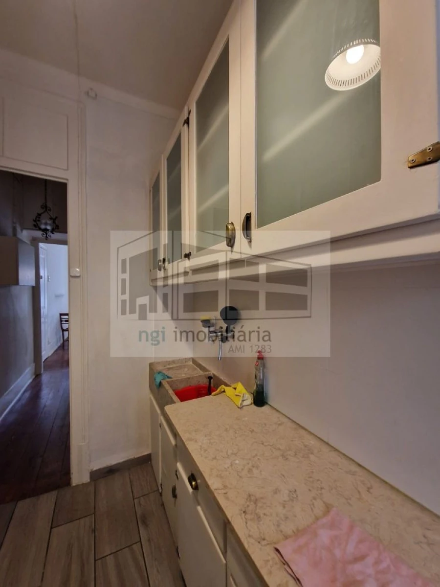 Apartamento T1 para Arrendamento em Misericórdia Foto 15