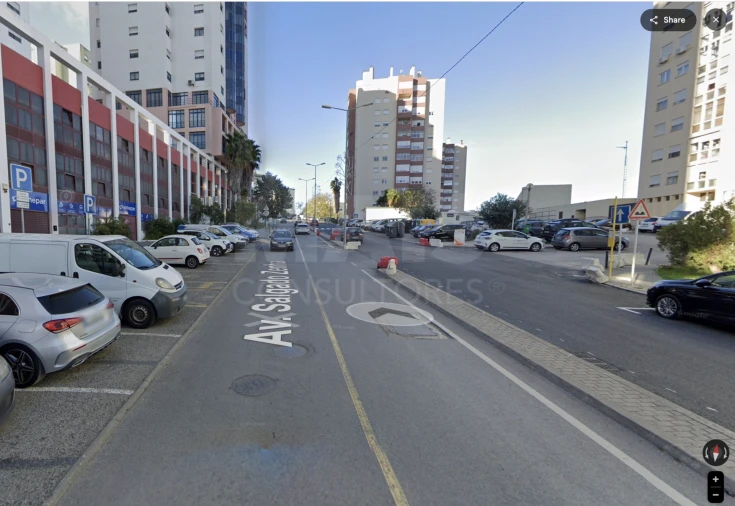 Loja para Venda em Santo António dos Cavaleiros e Frielas Foto 3