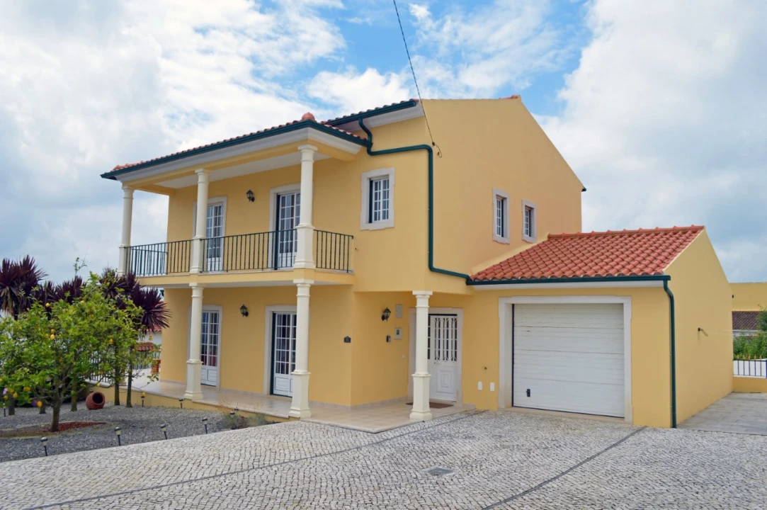 Moradia T4 para Venda em Santa Maria, São Pedro e Sobral da Lagoa Foto 4