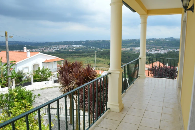 Moradia T4 para Venda em Santa Maria, São Pedro e Sobral da Lagoa Foto 8