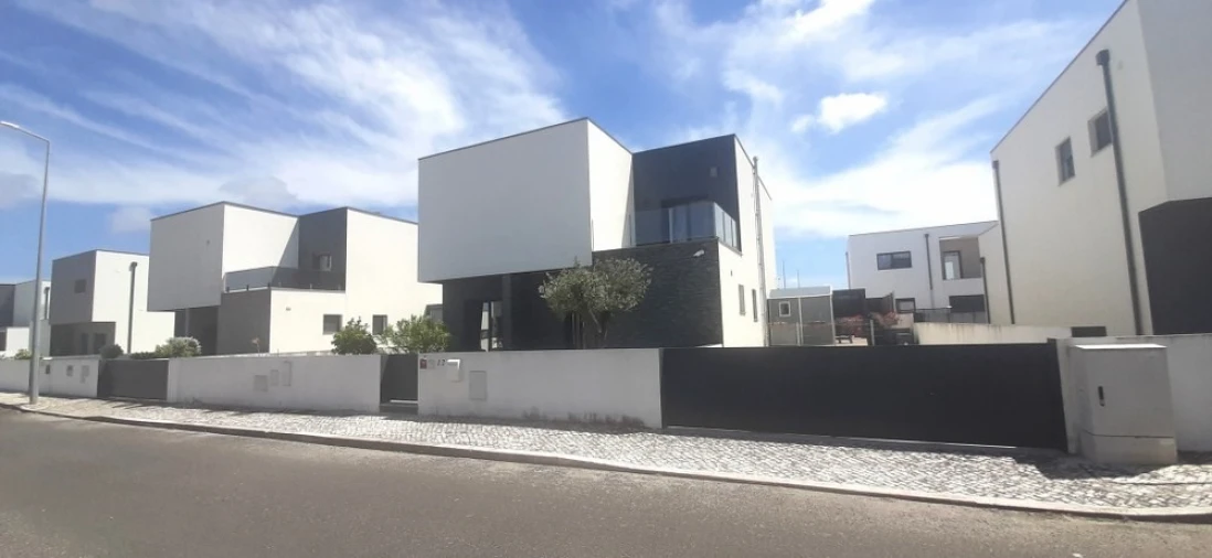 Moradia T4 para Venda em Tornada e Salir do Porto Foto 2