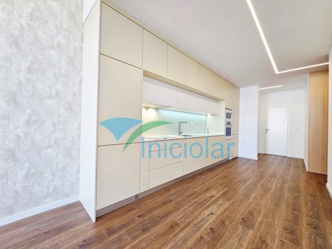 Apartamento T2 para Venda em Penafiel Foto 3