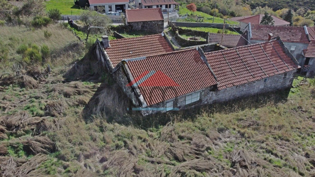 Moradia T3 para Venda em Castro Laboreiro e Lamas de Mouro Foto 5