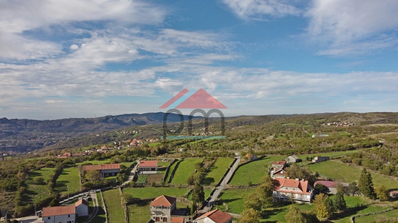 Moradia T3 para Venda em Castro Laboreiro e Lamas de Mouro Foto 6