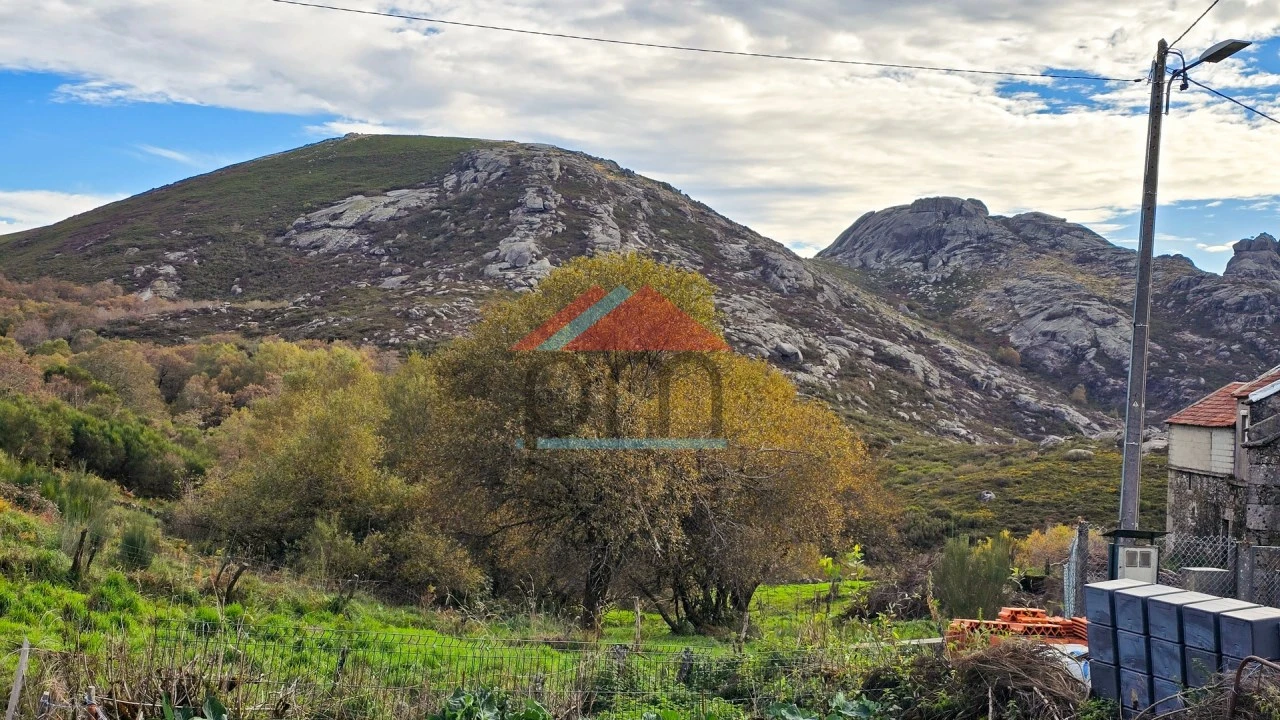 Moradia T3 para Venda em Castro Laboreiro e Lamas de Mouro Foto 18