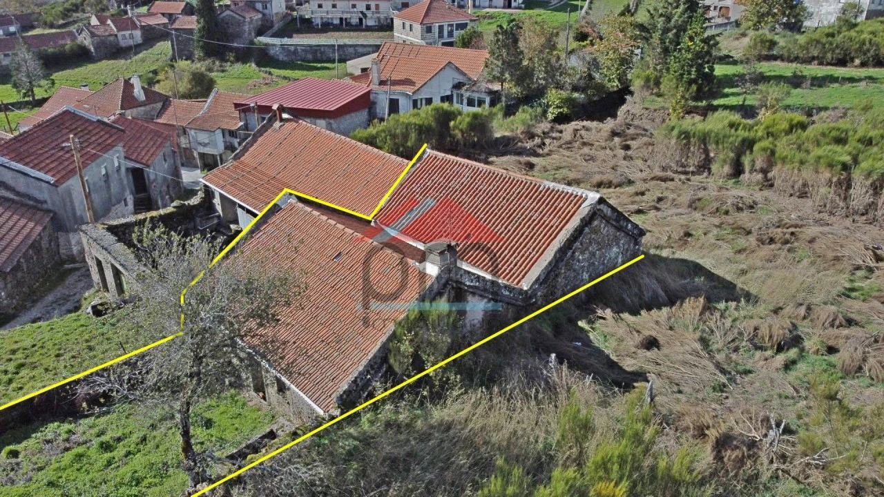 Moradia T3 para Venda em Castro Laboreiro e Lamas de Mouro Foto 5