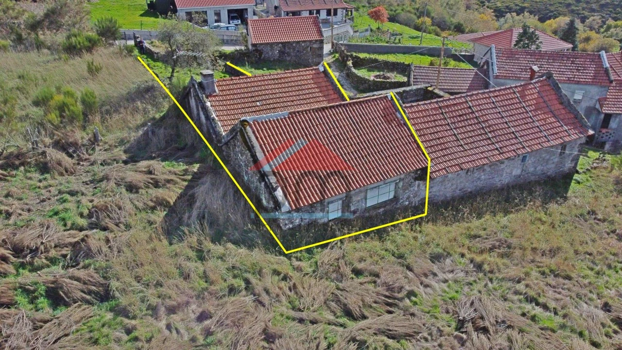 Moradia T3 para Venda em Castro Laboreiro e Lamas de Mouro Foto 6