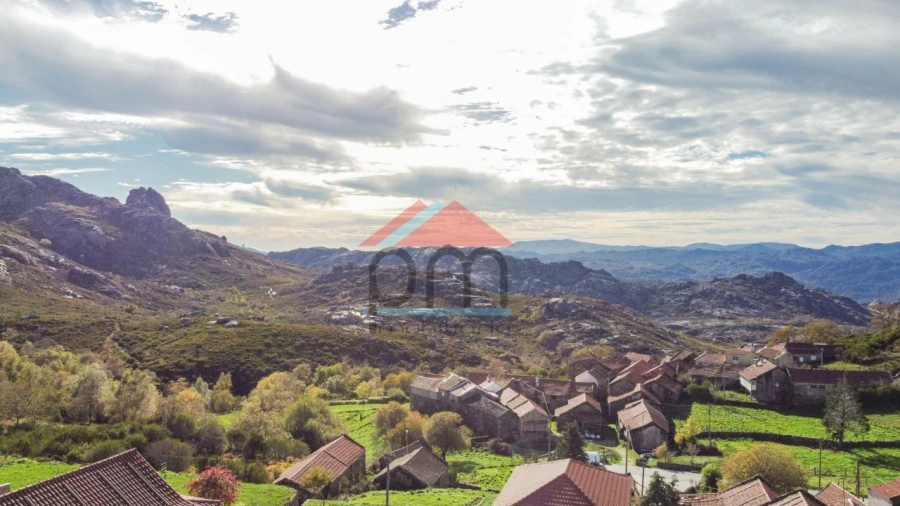 Moradia T3 para Venda em Castro Laboreiro e Lamas de Mouro Foto 7