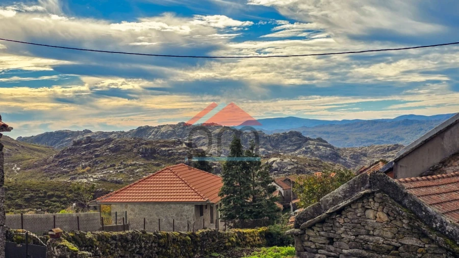 Moradia T3 para Venda em Castro Laboreiro e Lamas de Mouro Foto 8