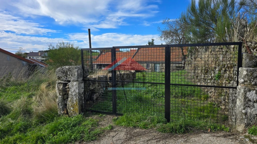 Moradia T3 para Venda em Castro Laboreiro e Lamas de Mouro Foto 9