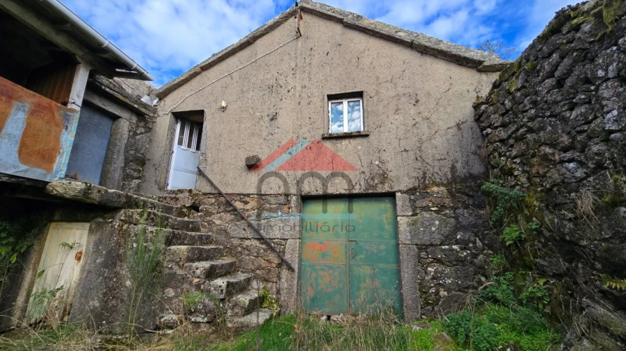 Moradia T3 para Venda em Castro Laboreiro e Lamas de Mouro Foto 16