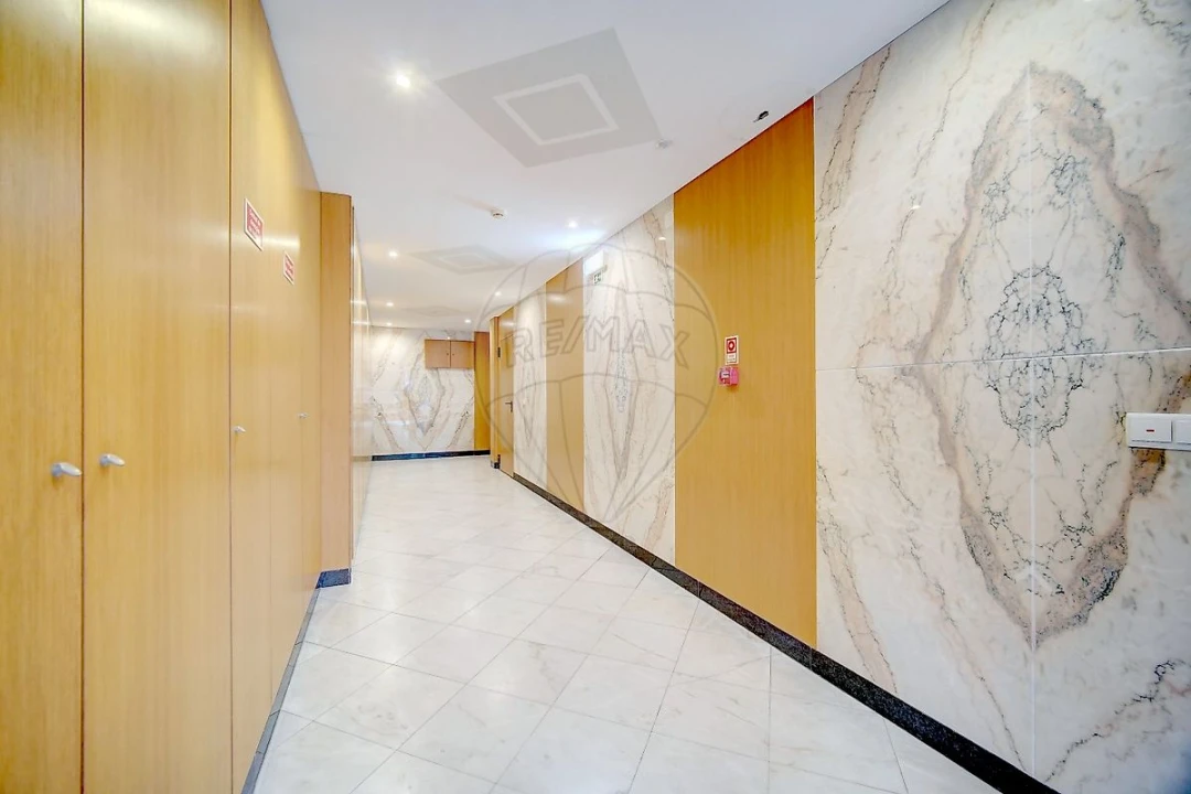 Apartamento T1 para Arrendamento em Venteira Foto 18