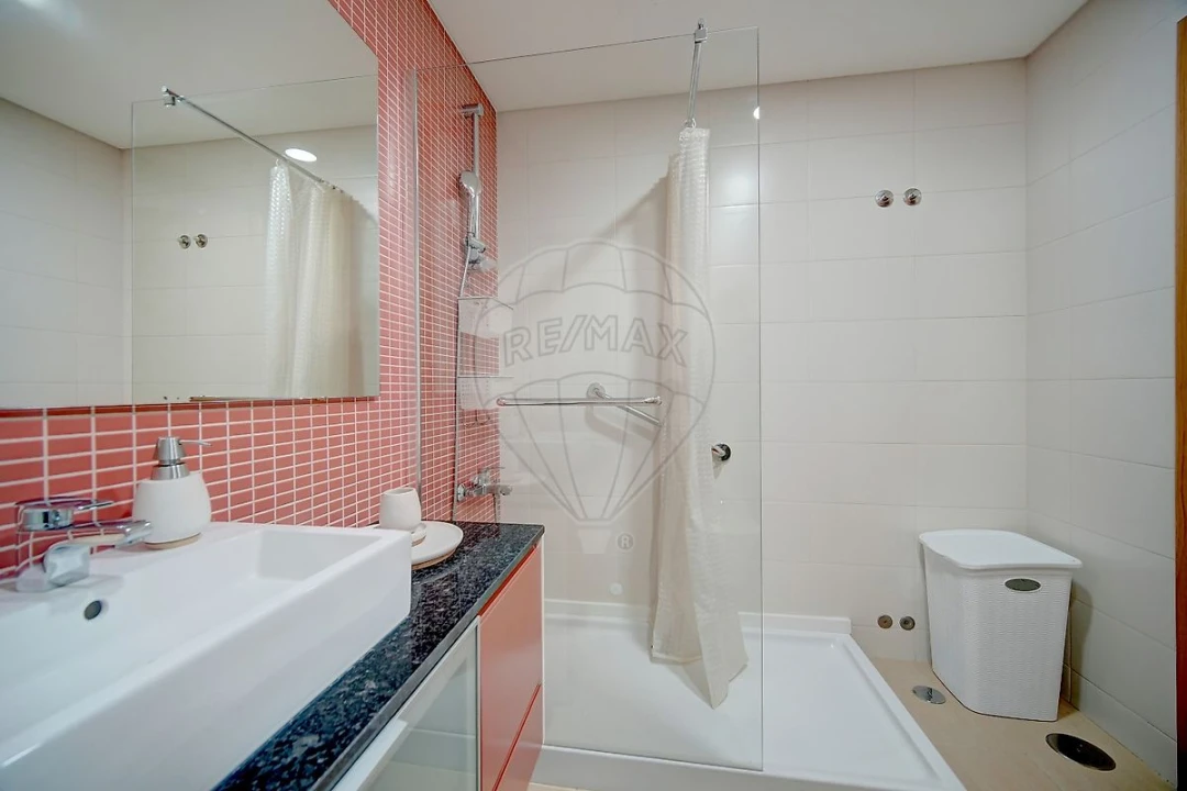 Apartamento T1 para Arrendamento em Venteira Foto 17