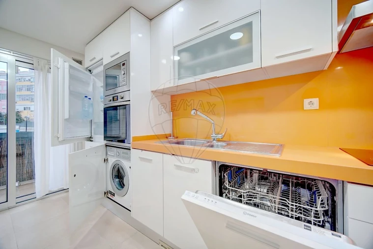 Apartamento T1 para Arrendamento em Venteira Foto 7