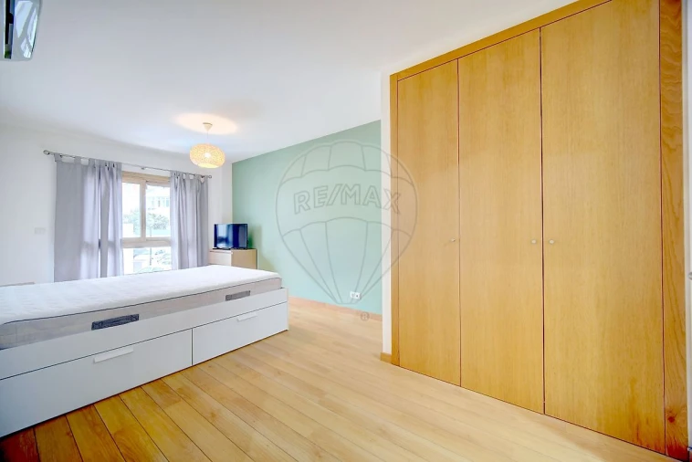 Apartamento T1 para Arrendamento em Venteira Foto 13