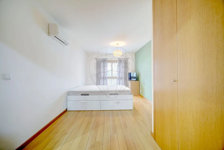 Apartamento T1 para Arrendamento em Venteira Foto 14