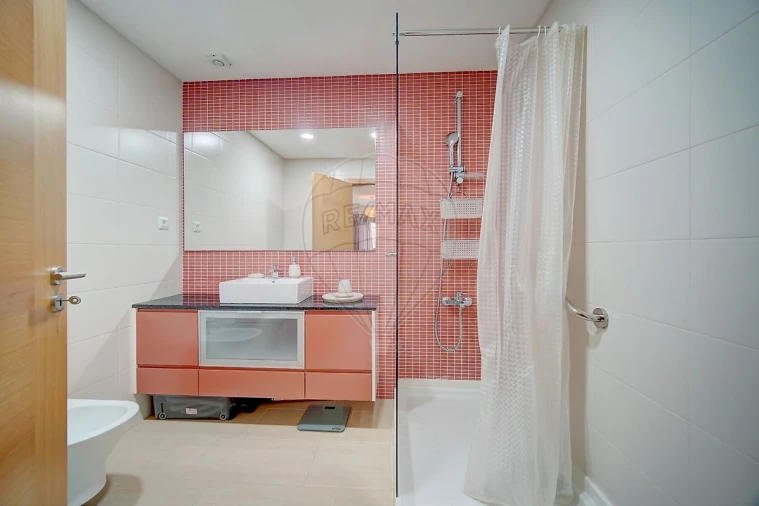 Apartamento T1 para Arrendamento em Venteira Foto 16