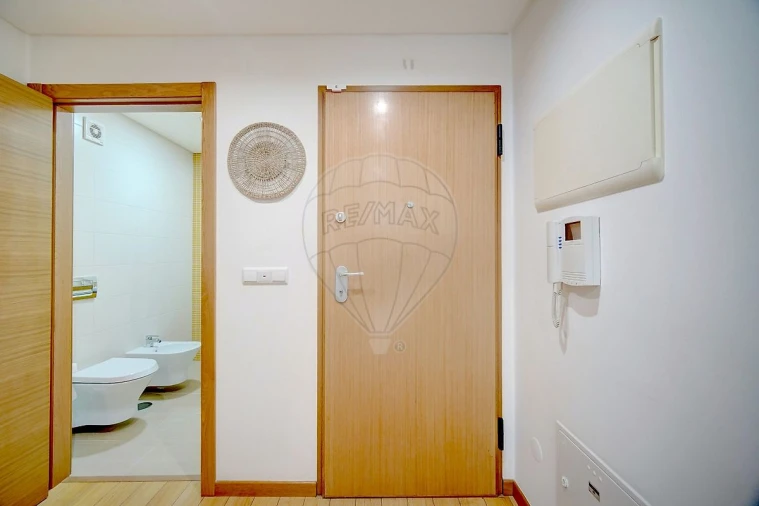 Apartamento T1 para Arrendamento em Venteira Foto 3
