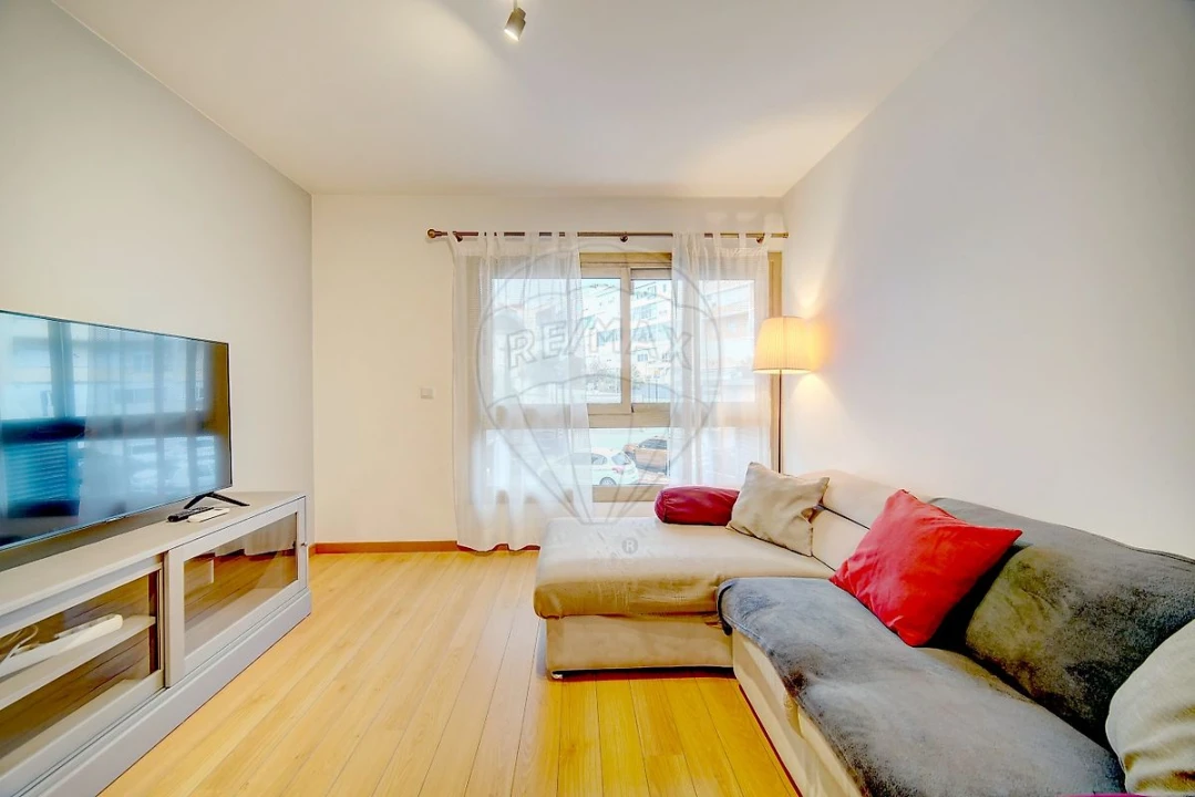 Apartamento T1 para Arrendamento em Venteira Foto 1