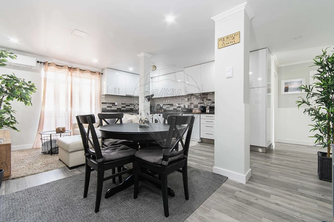 Apartamento T2 para Venda em Alhandra, São João dos Montes e Calhandriz Foto 1