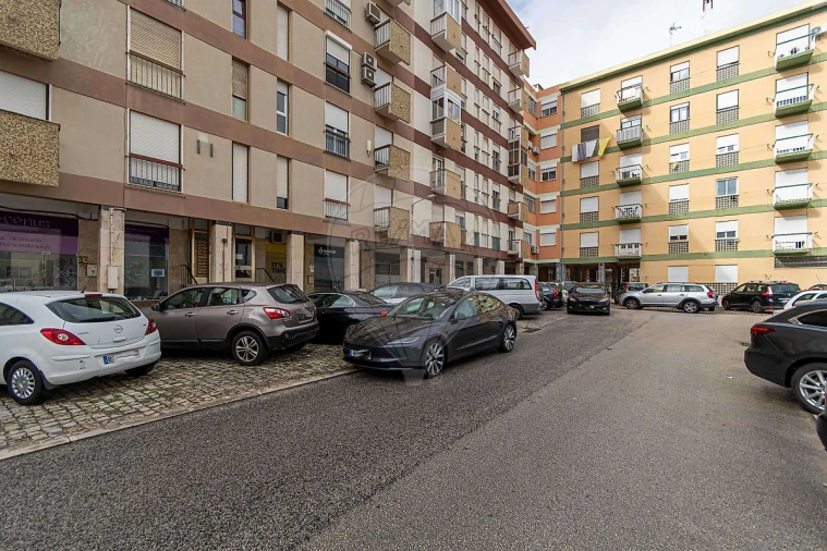 Apartamento T2 para Venda em Alverca do Ribatejo e Sobralinho Foto 3