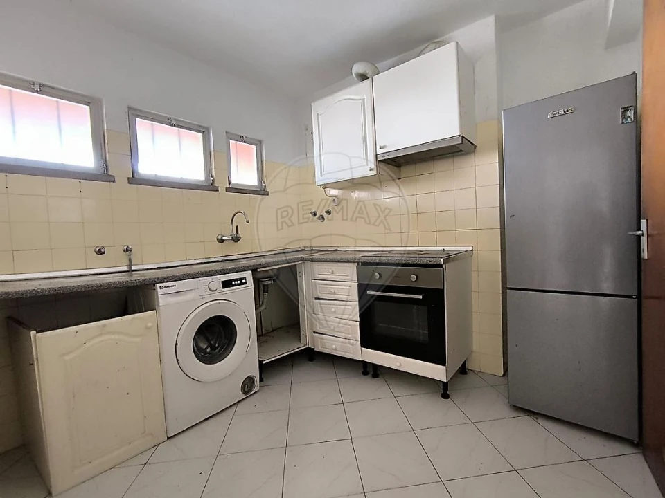 Apartamento T3 para Venda em Algueirão-Mem Martins Foto 13