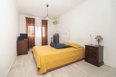 Apartamento T2 para Venda em Corroios