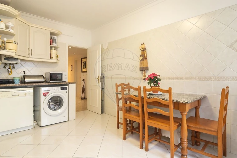 Apartamento T2 para Venda em Corroios Foto 18