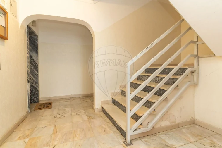 Apartamento T2 para Venda em Corroios Foto 4