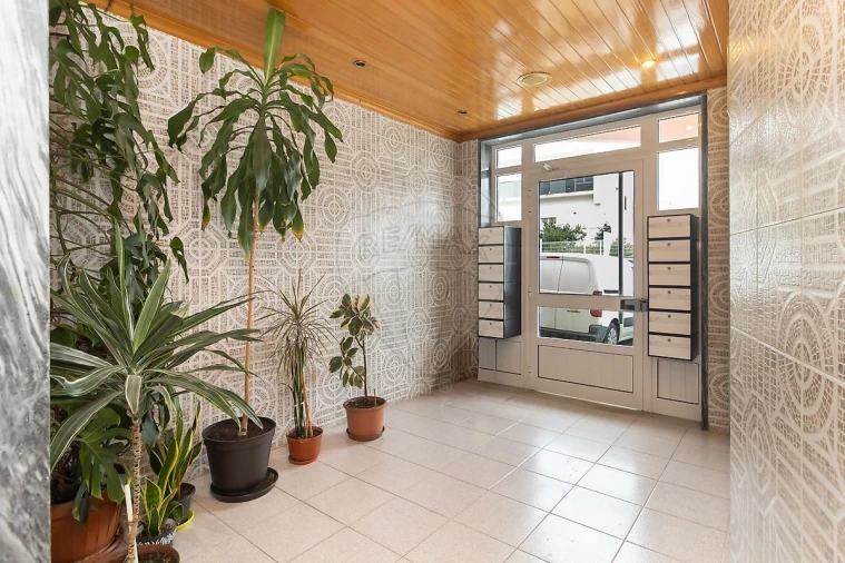 Apartamento T2 para Venda em Corroios Foto 2