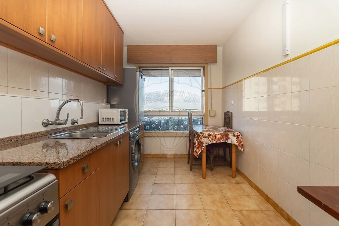 Apartamento T2 para Venda em Corroios Foto 24