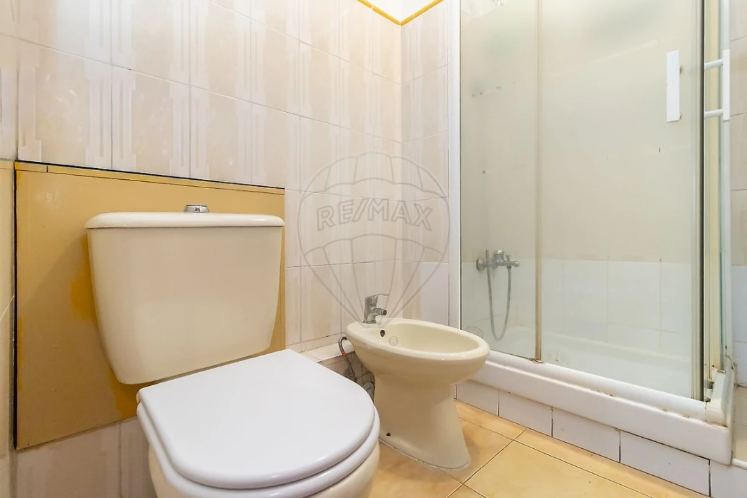 Apartamento T2 para Venda em Corroios Foto 9