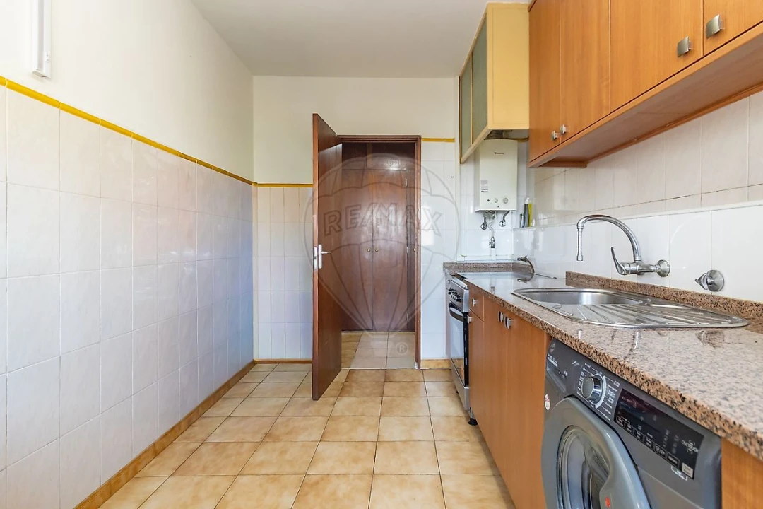 Apartamento T2 para Venda em Corroios Foto 25