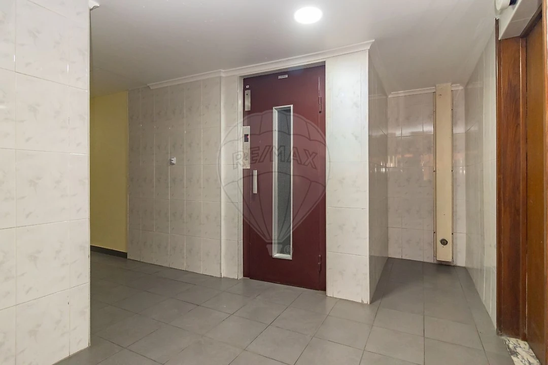 Apartamento T2 para Venda em Corroios Foto 21