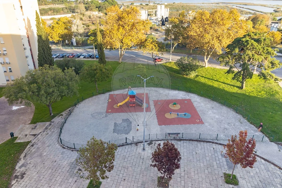 Apartamento T2 para Venda em Corroios Foto 13