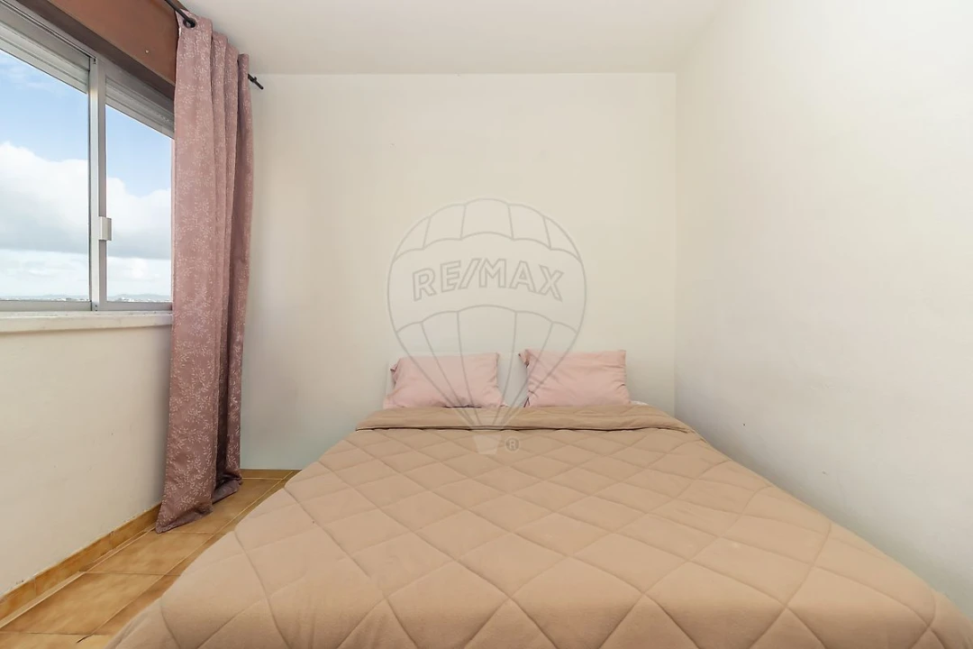 Apartamento T2 para Venda em Corroios Foto 18