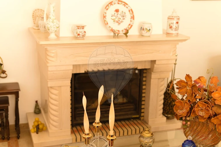 Moradia T4 para Venda em Sarilhos Grandes Foto 8