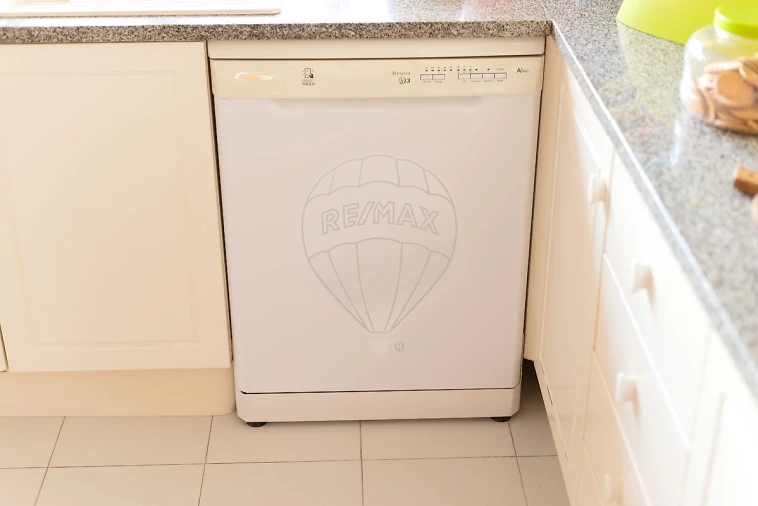 Moradia T4 para Venda em Sarilhos Grandes Foto 32