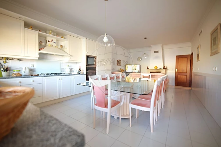 Moradia T4 para Venda em Sarilhos Grandes Foto 27