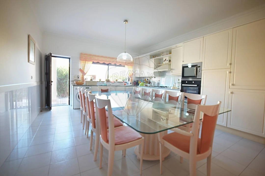 Moradia T4 para Venda em Sarilhos Grandes Foto 26