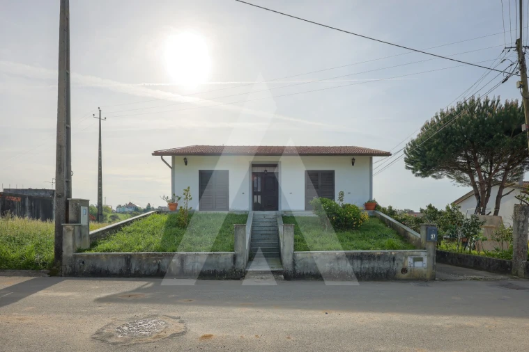 Moradia T3 para Venda em Requeixo, Nossa Senhora de Fátima e Nariz Foto 2