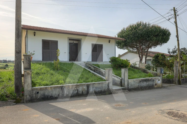 Moradia T3 para Venda em Requeixo, Nossa Senhora de Fátima e Nariz Foto 3