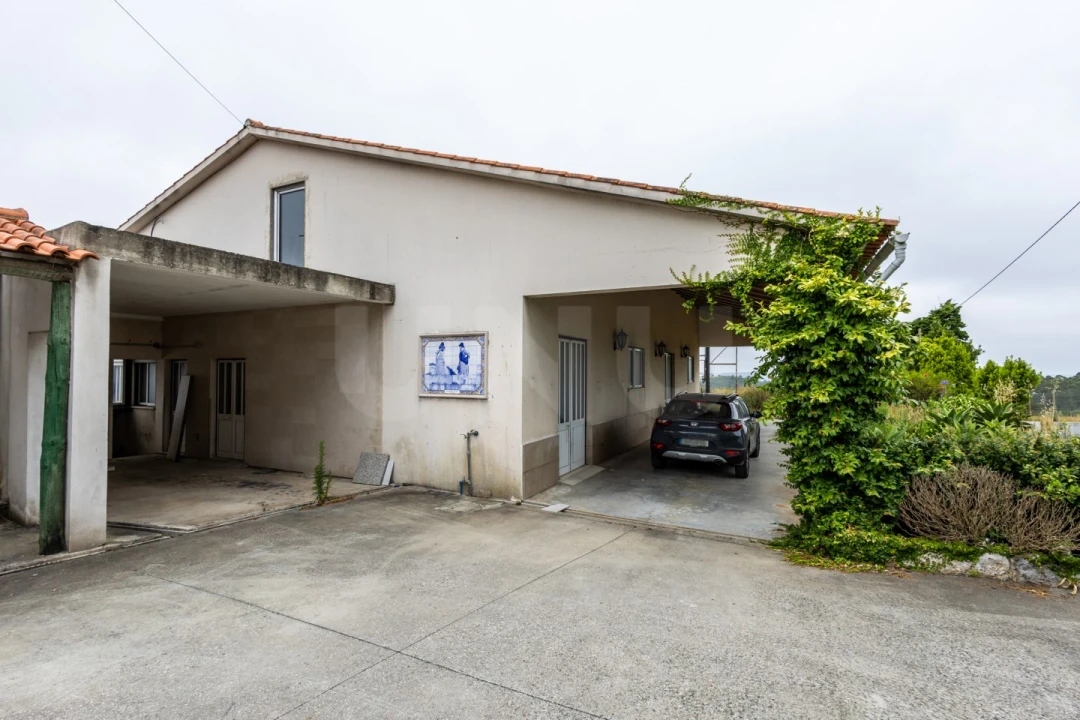 Armazém para Arrendamento em Alcobaça e Vestiaria Foto 1